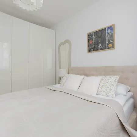 アパート Stylish With A Balcony In The Centre By Renters