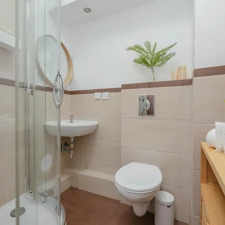 Stylish With A Balcony In The Centre By Renters